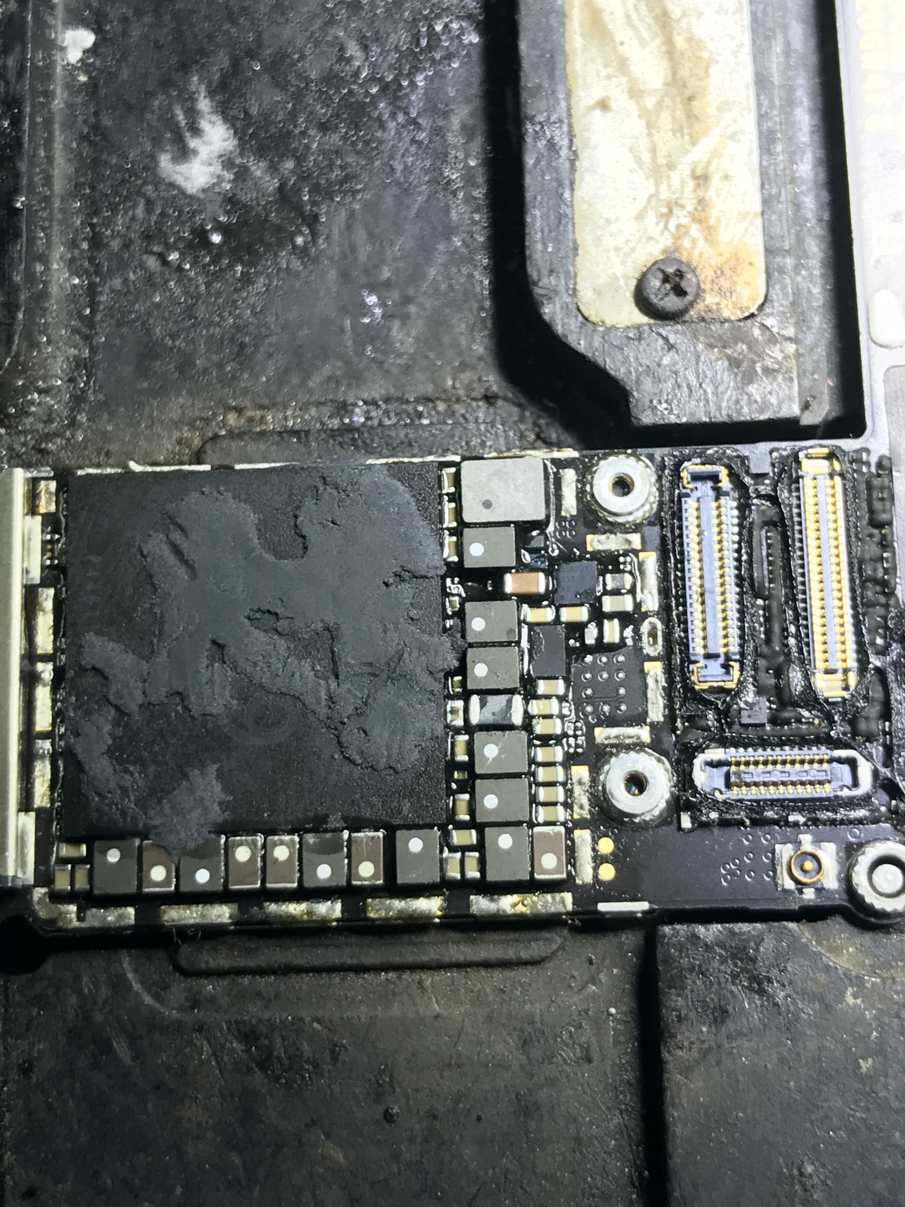 苹果6s不停重启花屏,苹果6s不间断重启