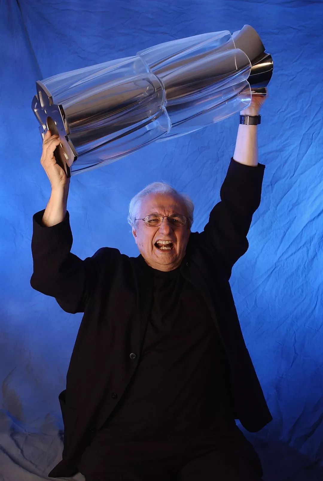 lv韩国上新为什么比中国早,lv韩国专卖店