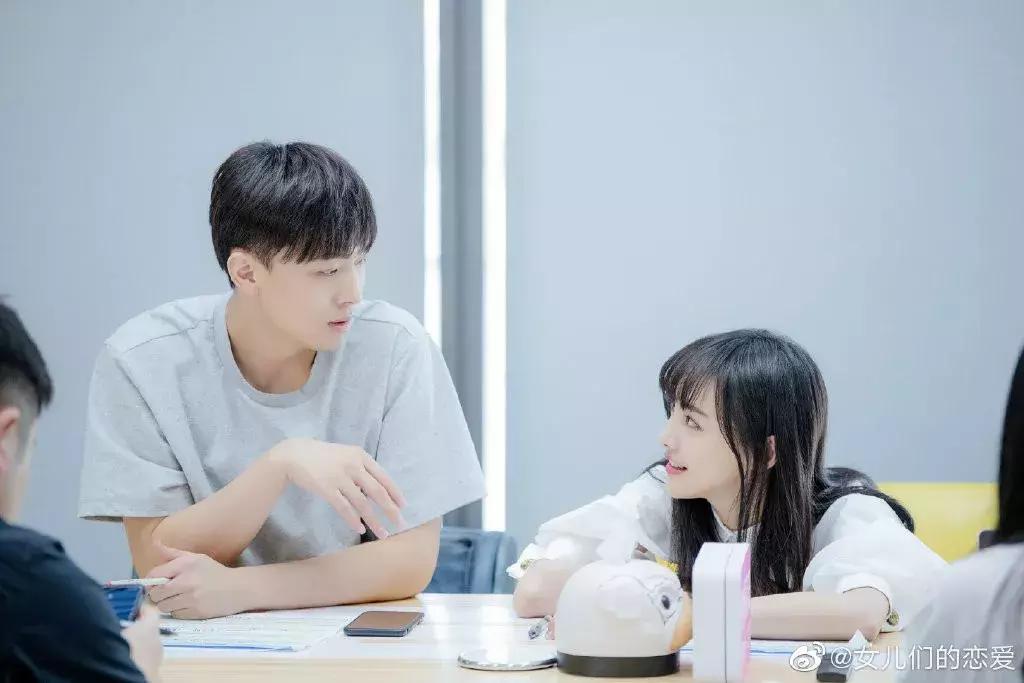 狐狸系穿搭,狐狸系女生适合的穿衣风格