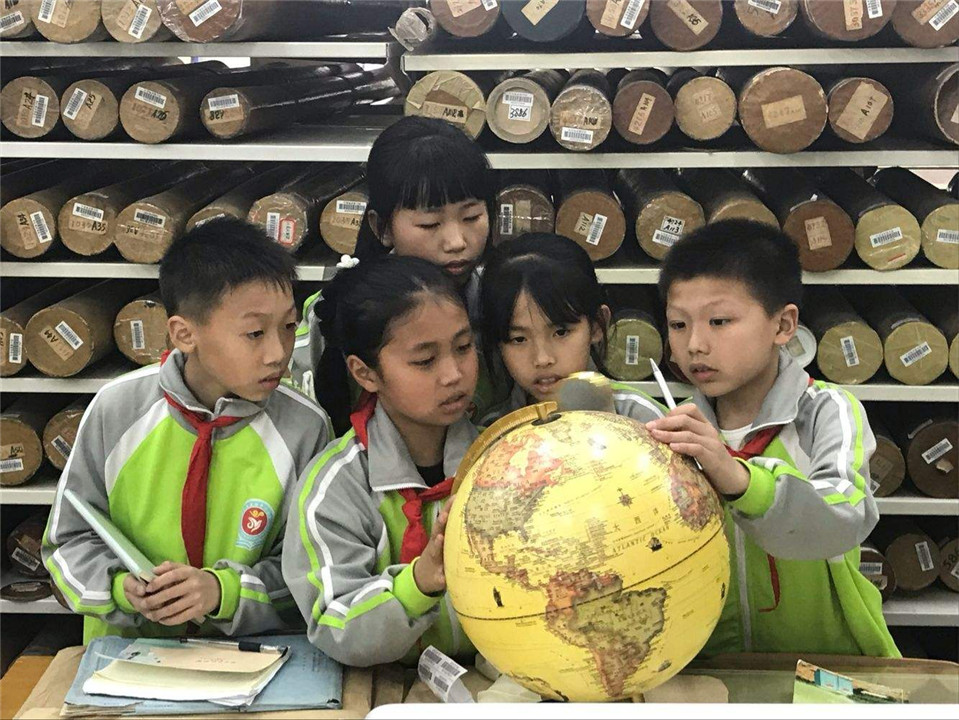 创意手工亲子游戏制作教程,日常用品手工制作亲子游戏