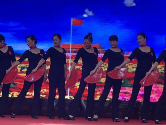 回首过去勠力同心展望未来,回首共同奋斗历程