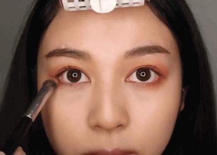 韩系秋日焦糖妆,秋日高级感妆容全靠它