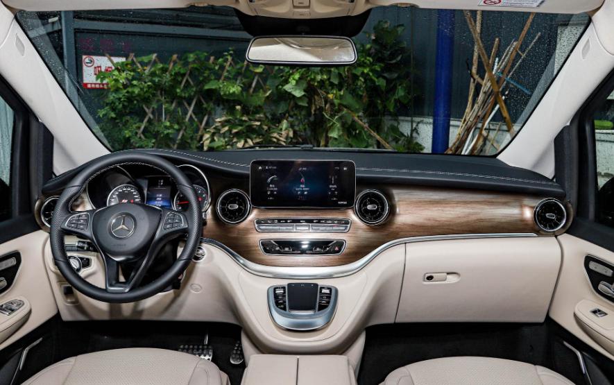 新一代奔驰v260l报价及图片,试驾奔驰v260l旗舰车型