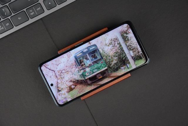 2000档手机推荐直屏,8月性价比高的手机推荐2000左右