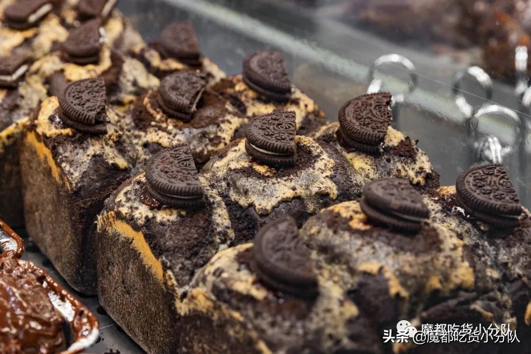 乐乐茶初冬第①杯蛋糕奶茶，联名好利来