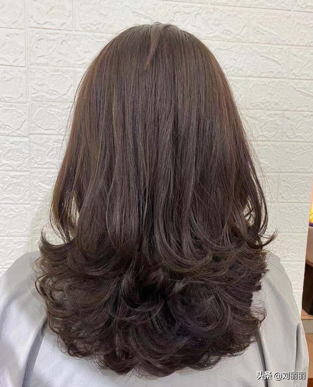 根据脸型跟你设计出更减龄的发型,看一遍就会的发型简单时尚又优雅