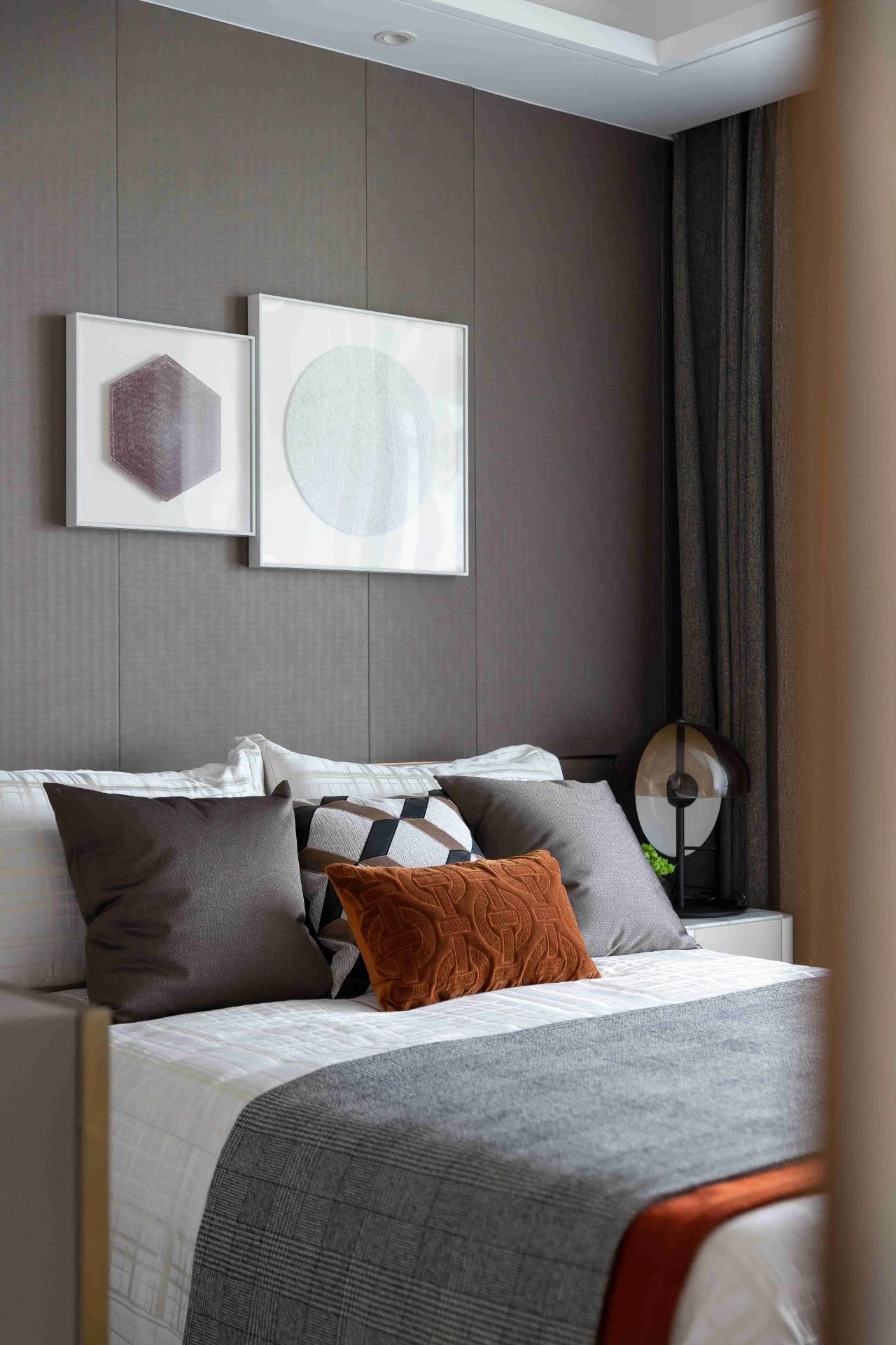 距离拥有一个爱马仕橙的家,不需要过多的费用,只需一片岩板设计