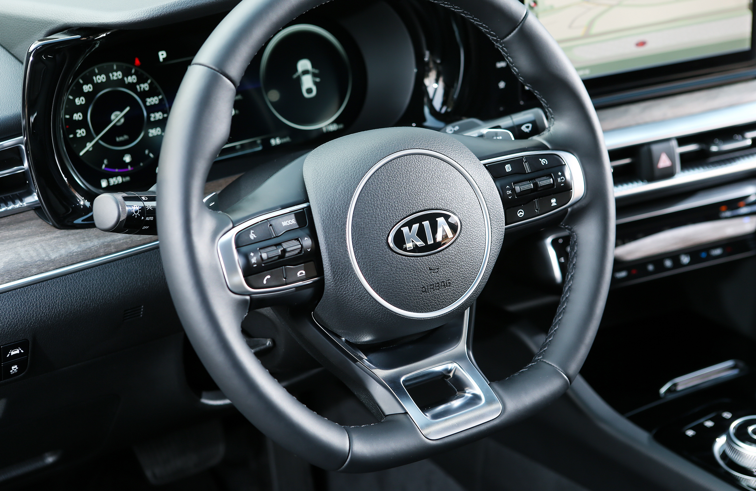 最新款起亚k5驾驶感受,全新起亚k5重回颜值巅峰