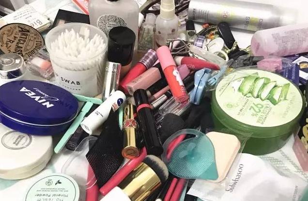 从亚洲第一蜡烛企业，到美妆全产业链第一股，青岛这家企业怎么了