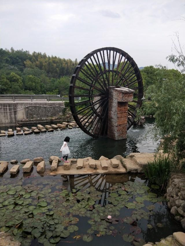 石塘人家和石塘竹海哪个好玩,石塘竹海后石塘