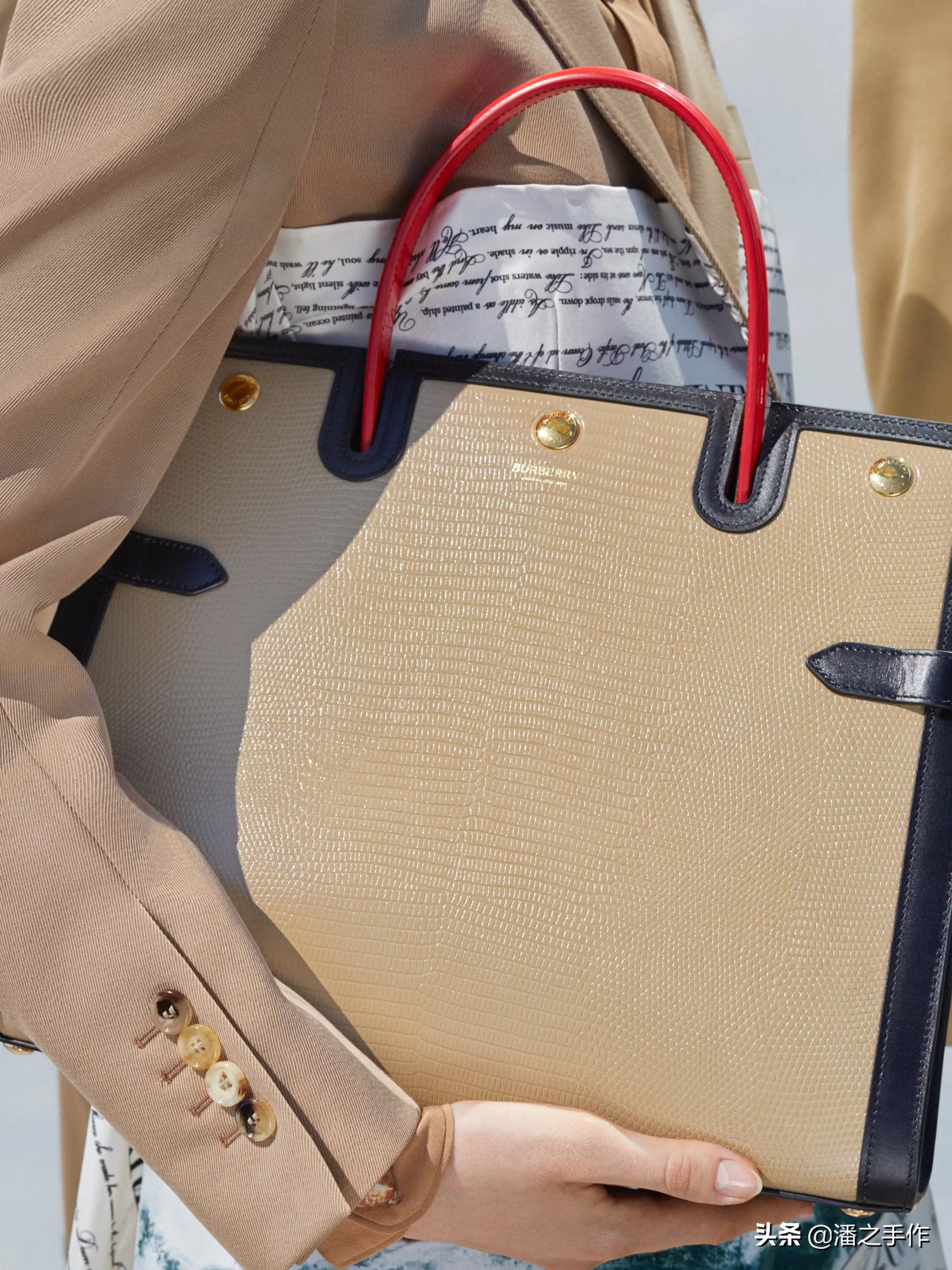 各奢侈品适合秋冬背的包包 (2021秋冬奢侈品包包排名)