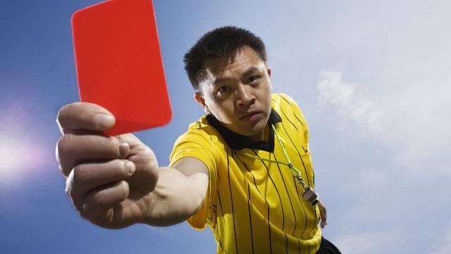 果然,有钱人的生活只专注搞钱!号称香港“优衣库”的股权争夺战