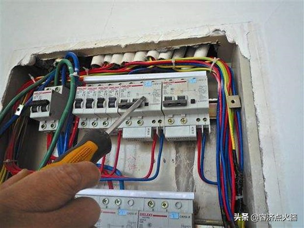 地线和零线不用的可以连在一起吗,零线和地线连接一起可以吗