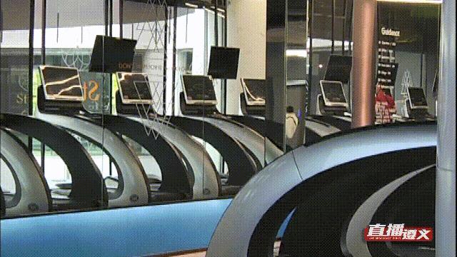 健身卡突然“缩水”,老人声称被“忽悠”寻求记者帮忙