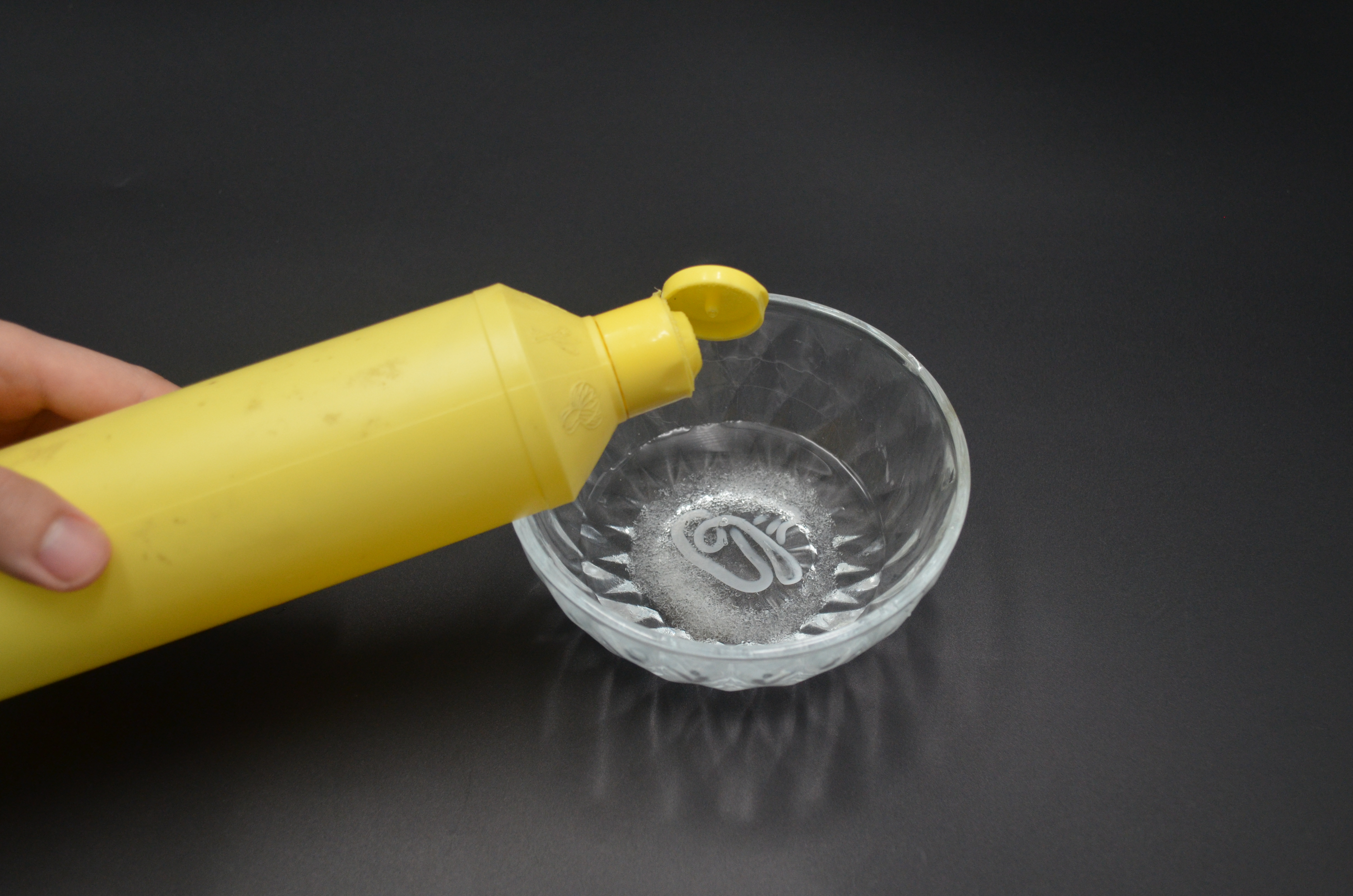 冰箱清洁有妙招轻松搞定冰箱污渍,冰箱脏了怎么擦干净