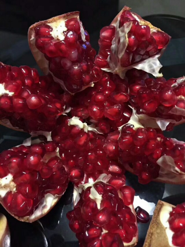 突尼斯软籽石榴哪个品种最好,突尼斯石榴与大红袍石榴区别