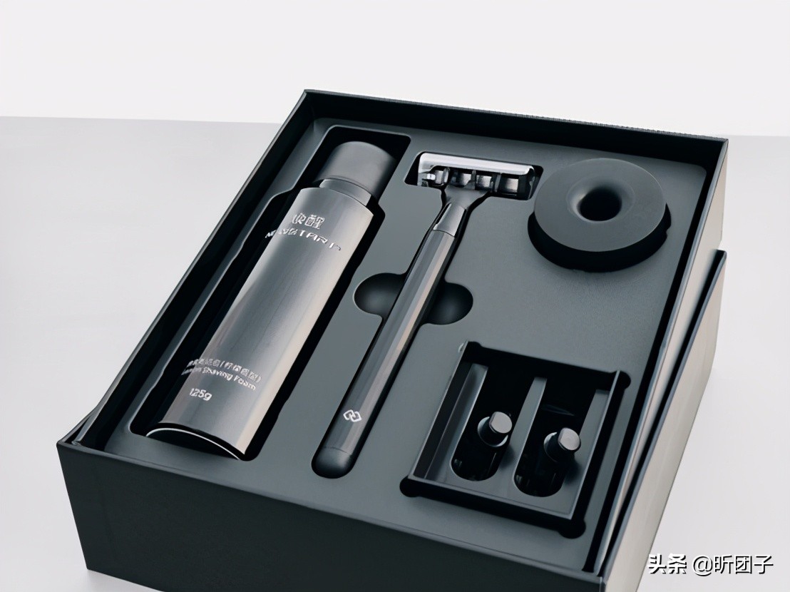 干净丝滑清爽焕醒手动剃须刀体验,焕醒便携式剃须刀