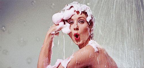 洗澡是直接换睡衣还是穿浴巾,洗完澡可直接穿毛绒睡衣吗