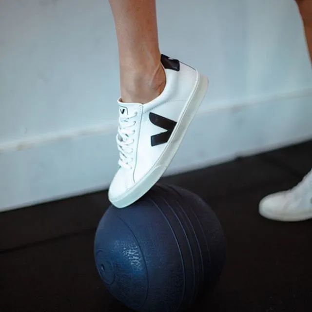 又好看又百搭的小白鞋,那些超好看的又百搭的小白鞋