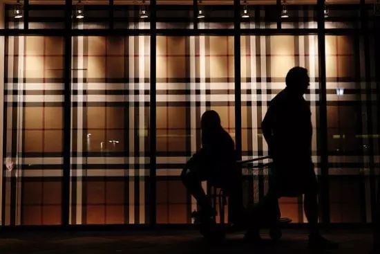 burberry围巾哪款最好看,burberry围巾都有哪些系列