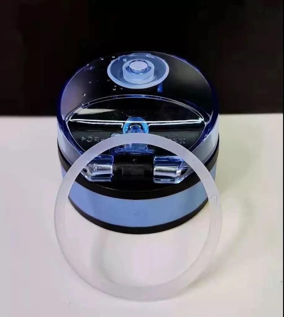 李易峰靳东水杯,靳东新剧底线同款水杯