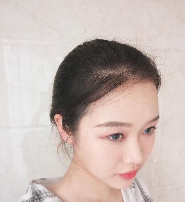 发际线高怎么用刘海遮,怎么剪刘海才能遮住发际线高