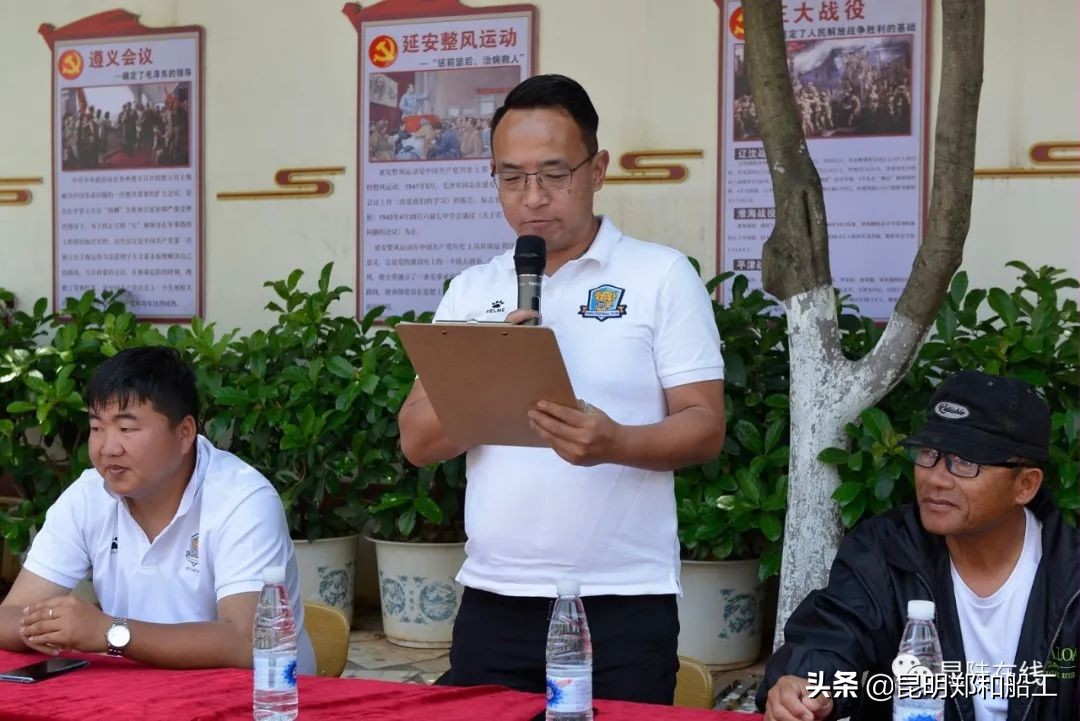 有限的场地无限的足球--新迎二小首届昆陆敦搏杯班级足球联赛开幕