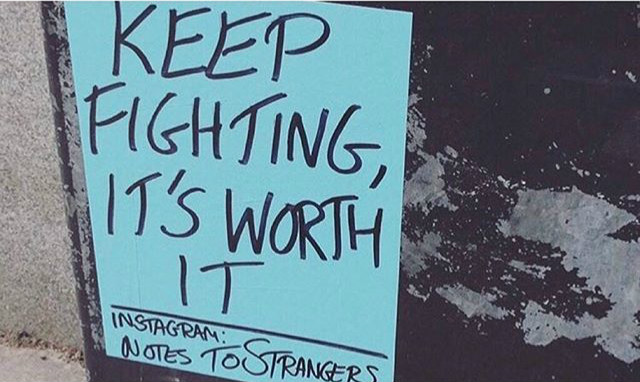 满城张贴小便条，他不仅治愈了社畜还走红网络