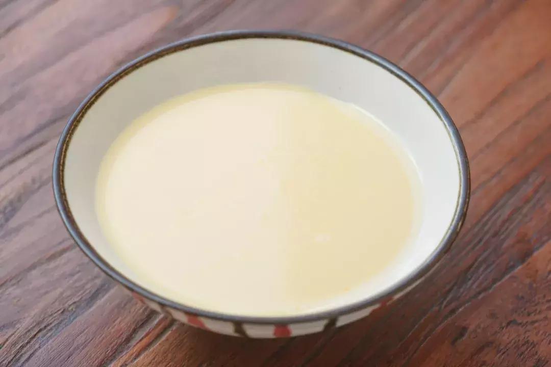 只用纯鸡蛋做出美味的鸡蛋布丁,鸡蛋牛奶布丁做法小视频