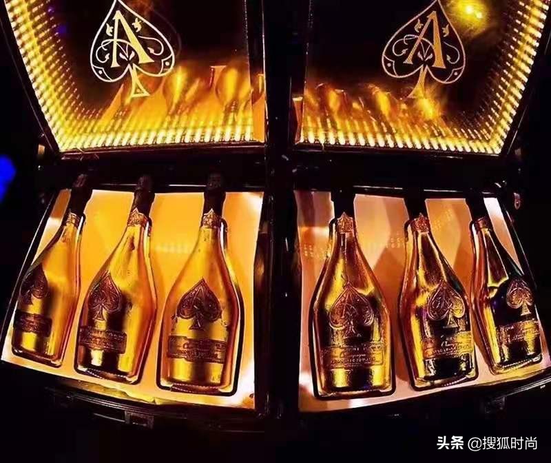 网友爆料王思聪夜店一晚消费30万,王思聪夜店花费4亿人民币