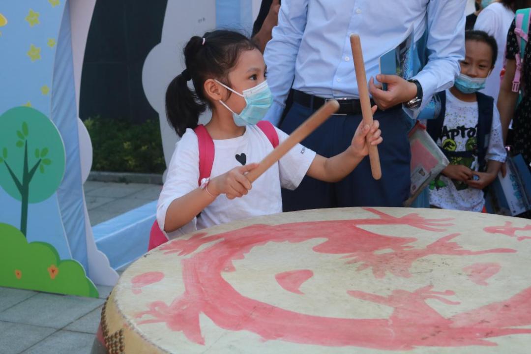 太暖心!新学期教室里这块特殊的黑板,羡慕了多少人