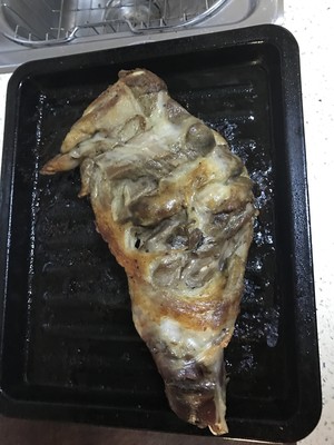 自己在家烤箱烤羊腿做法,如何用烤箱做烤羊腿简单又好吃