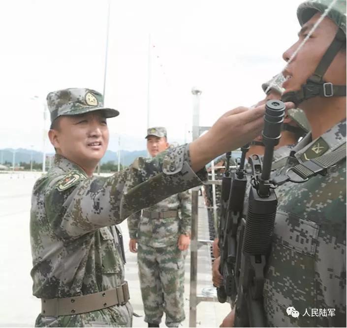 陆军强军精武标兵是几级表彰,陆军表彰10名优秀参谋军官标兵