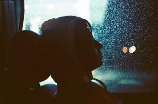 不温柔的你却为你做尽温柔的事,只是为你做尽了温柔之事