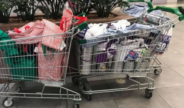 澳洲男子怒斥奶粉代购,称囤积奶粉行为“非常可耻”