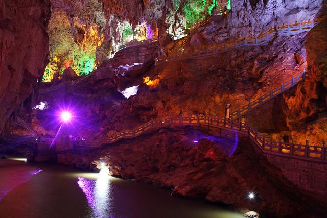 云南建水燕子洞,燕子洞和织金洞