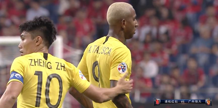 塔利斯卡灾难表现：射门直飞看台+被直接抢断郑智都看不下去