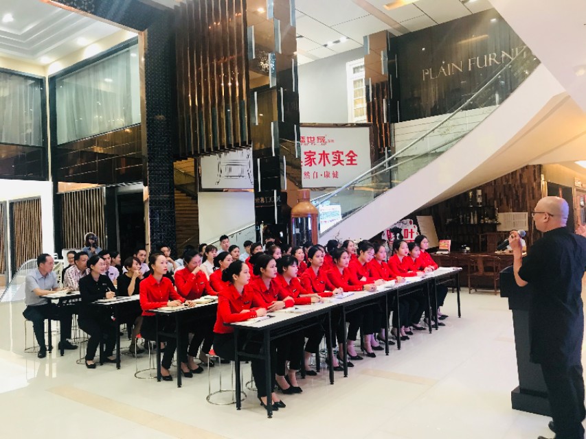 企业成功依靠的是团队而不是个人,激励员工把企业当成自己的家