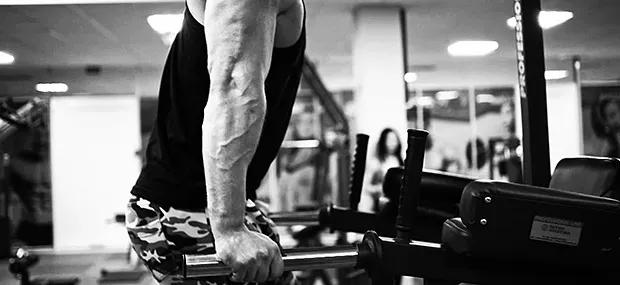 健身房练胸肌夹胸最好的器械教程,比俯卧撑更有效的上肢训练