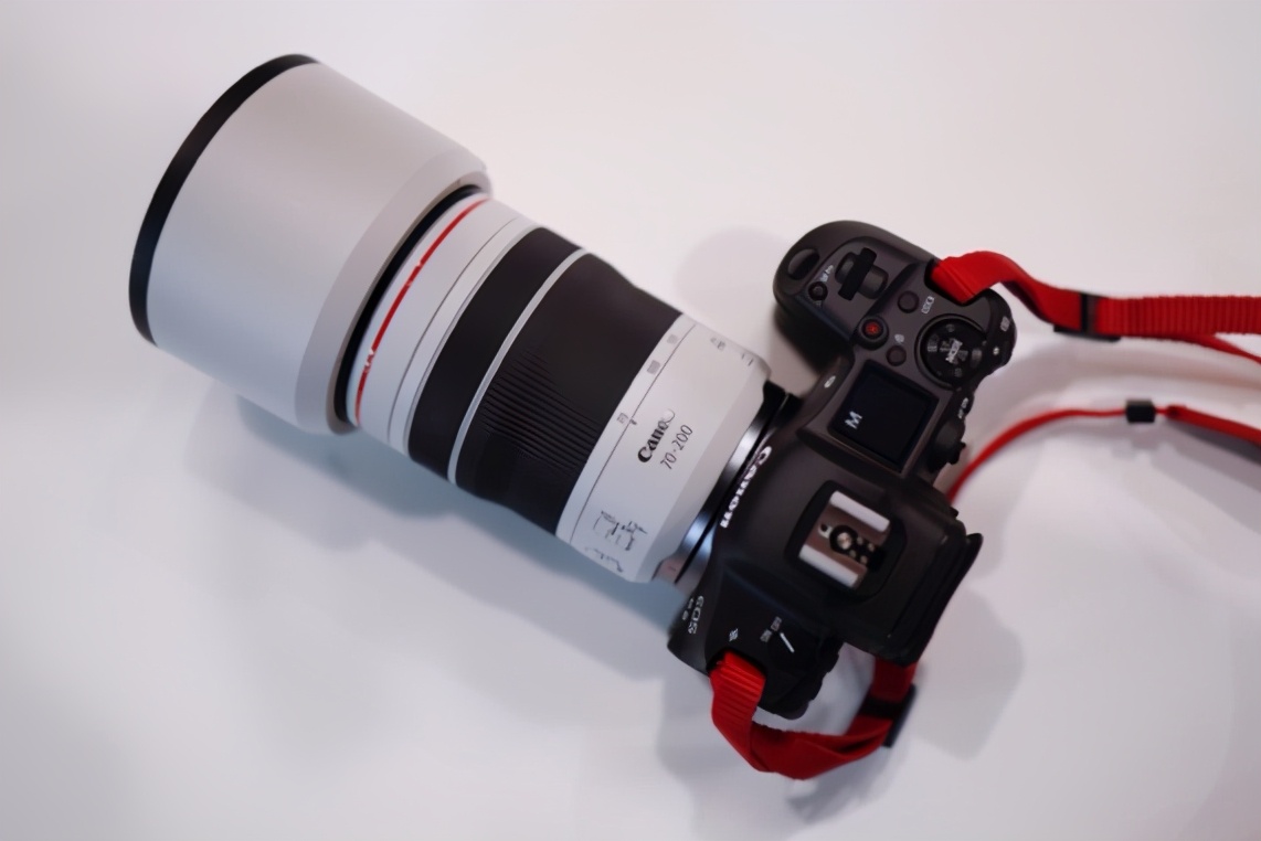 佳能rf长焦红圈镜头推荐,rf70200镜头f4值不值得买