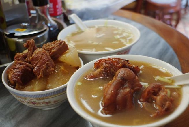 探店|和心动男孩吃完这碗云吞后，我第一次看懂了王家卫的电影