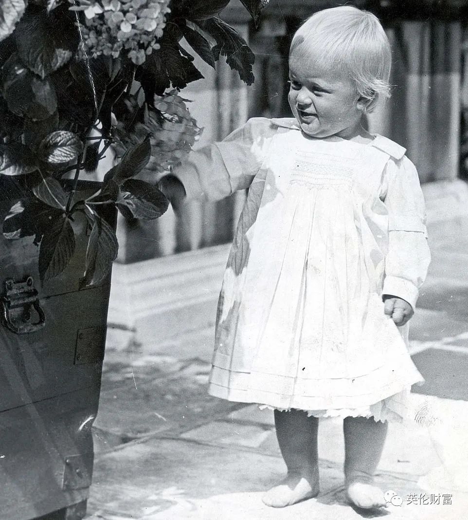 菲利普亲王有趣故事,女王菲利普亲王年轻时