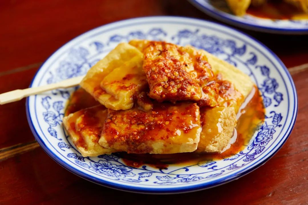 一到10月挤破头，这小镇也太好吃了吧