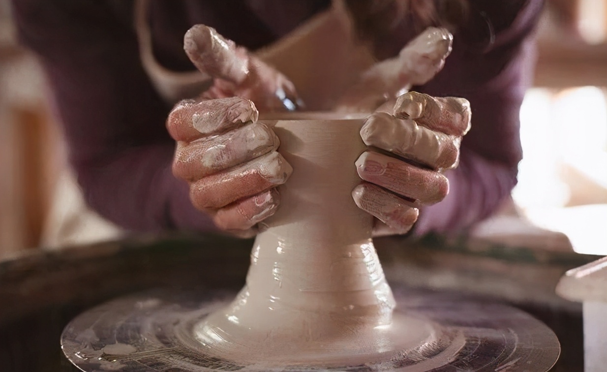 8岁男孩不喜欢写字和看书,8岁的男孩子贪玩不写作业怎么办