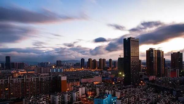 云南十六个州市的代表特色菜,云南省16州市特产排名