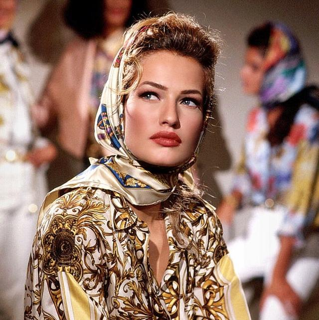 美若天仙却遭家暴毁容,荷兰顶级超模沦落为夜店女郎