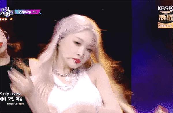 被喷整容脸，却凭实力逆袭为泫雅、宣美接班人，绝不止是穷哈