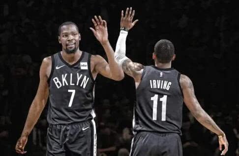 篮网惨败爵士后纳什点评,篮网输球哈登回更衣室