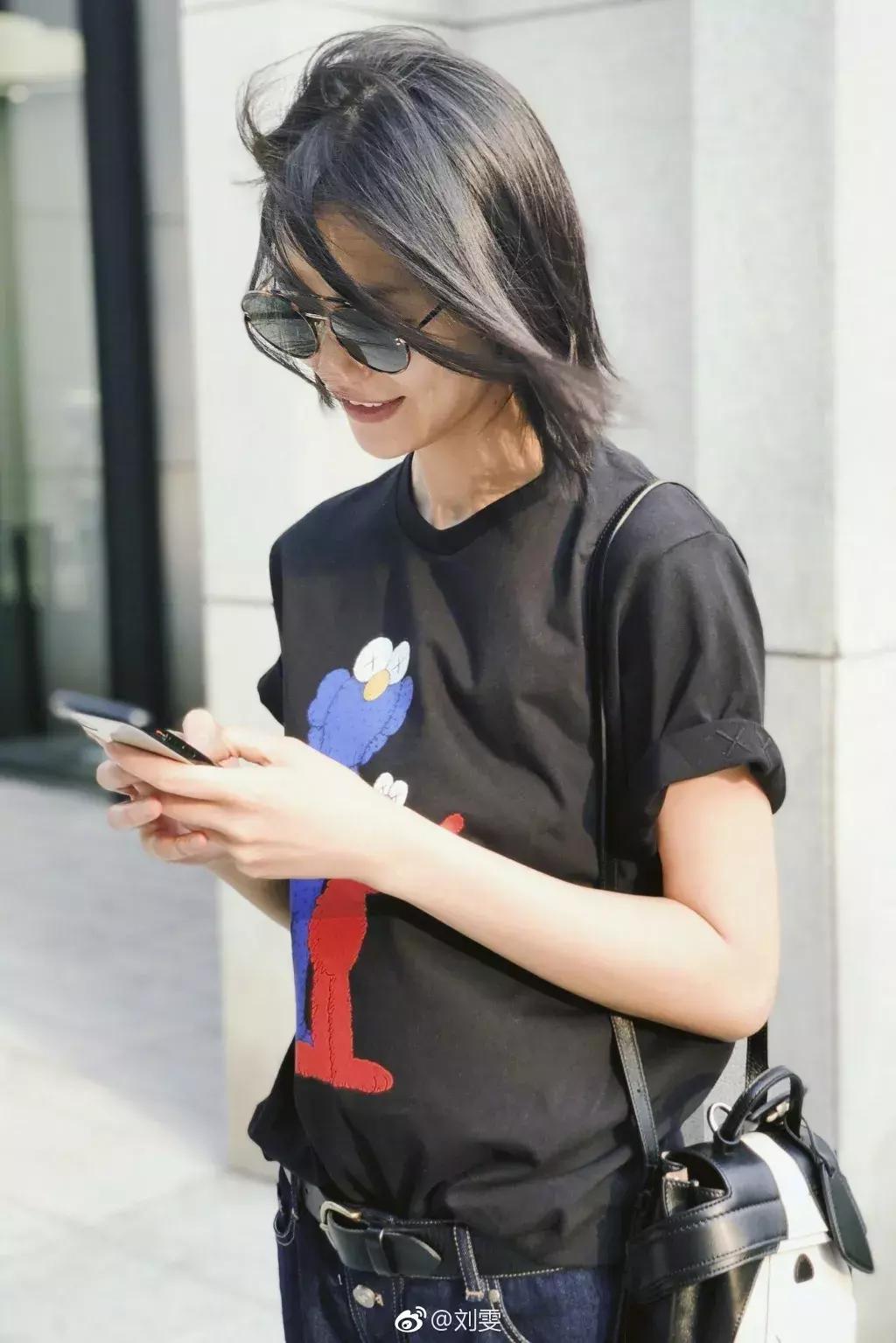 刘雯今年最流行的包,刘雯同款包时尚潮流大牌大容量