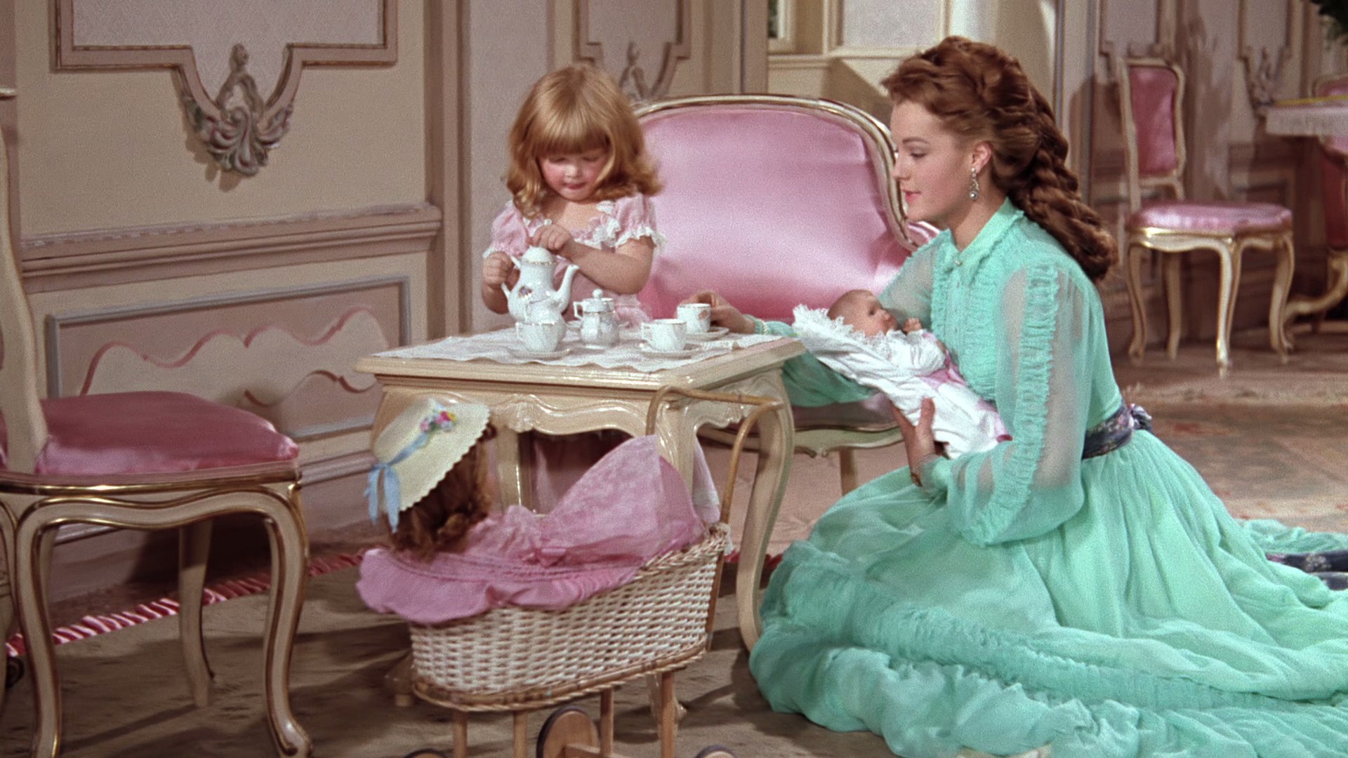 历史上的茜茜公主为什么痴迷美容和瘦身？她能掌控的只有她自己